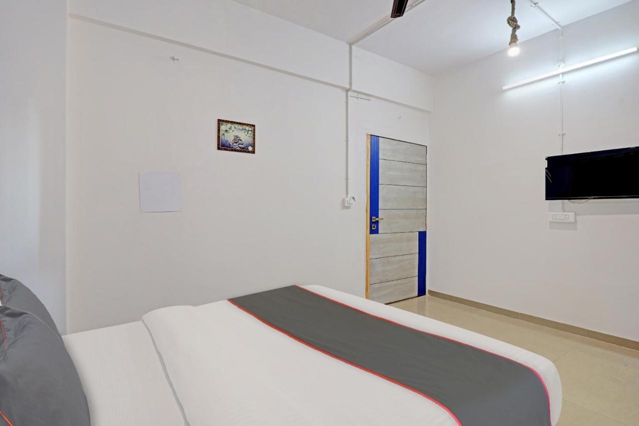 Hotel Solitaire, Best Luxurious Hotel Ac Rooms In Surat Exterior photo